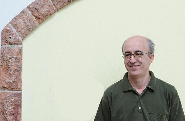 کاری که ادبیات میکند